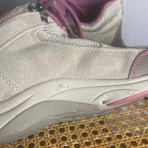 Vionic Cypress Trail Walker Hiking Boots - Picture 13 of 13